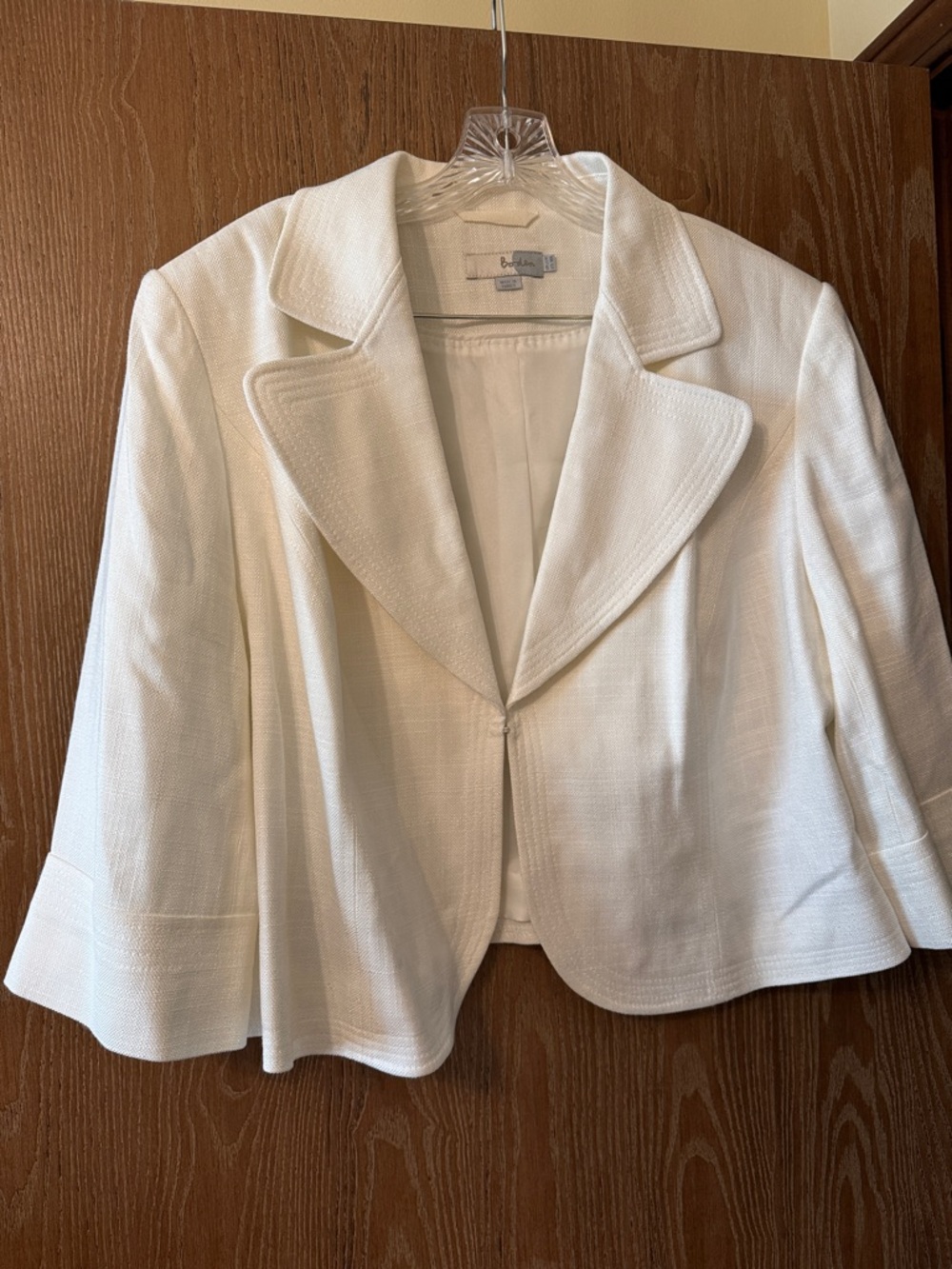 Boden US size 18 light ivory linen 3/4 sleeve Cropped Blazer like new!